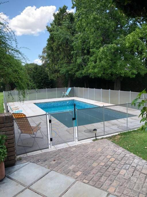 Residencia Con Parque En La Puntilla, Lujan De Cuyo Сasa de vacaciones